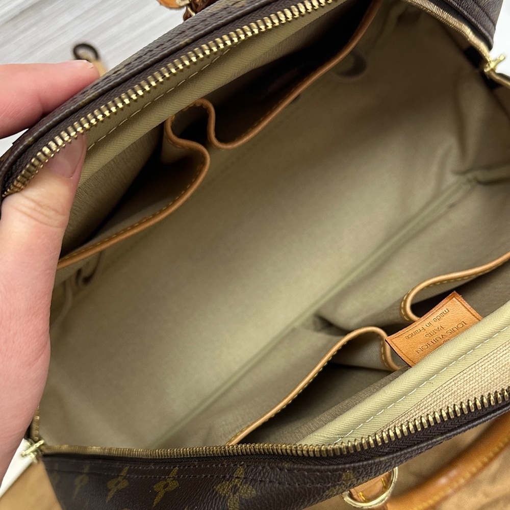 Louis Vuitton Monogram Bag . - Picture 12 of 16